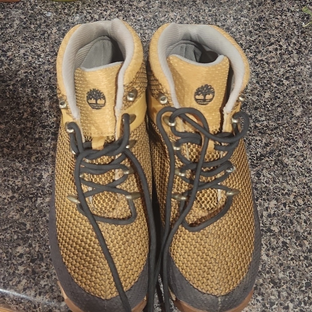 TIMBERLAND boys Size 13 hiking boots EUC